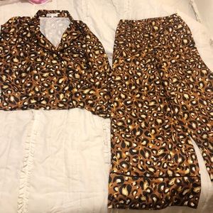 Blouse and pants set